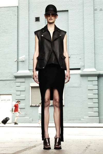 Look 11